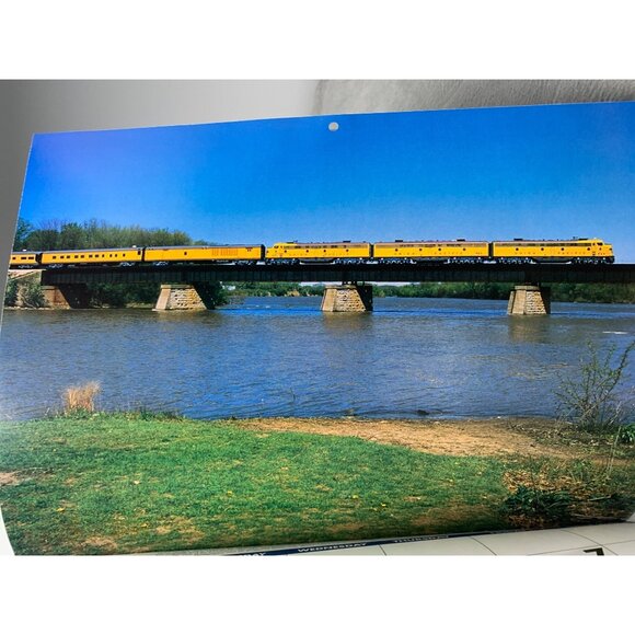 Union Pacific 2008 Official Train Photography Calendar - Picture 5 of 10